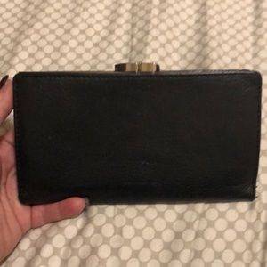 Leather kisslock wallet